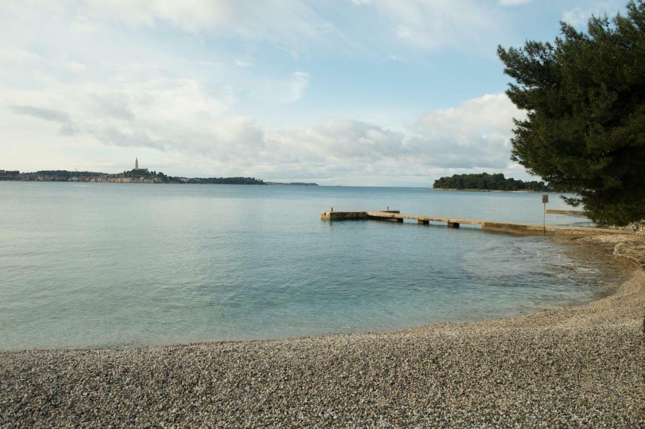 Apartmen Relax 200 M T Beach Rovinj Zewnętrze zdjęcie